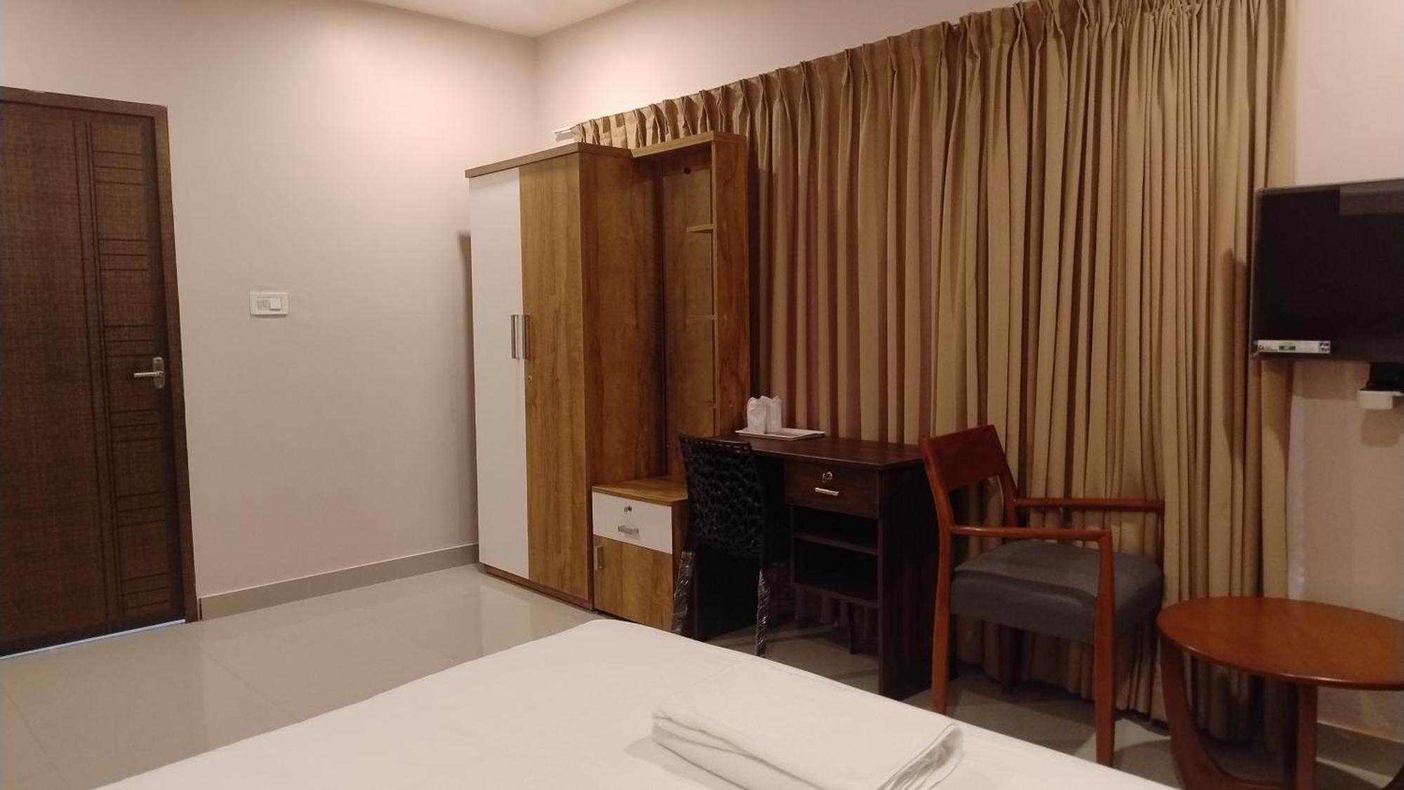 Gateway Airport Hotel Kannur Exterior photo