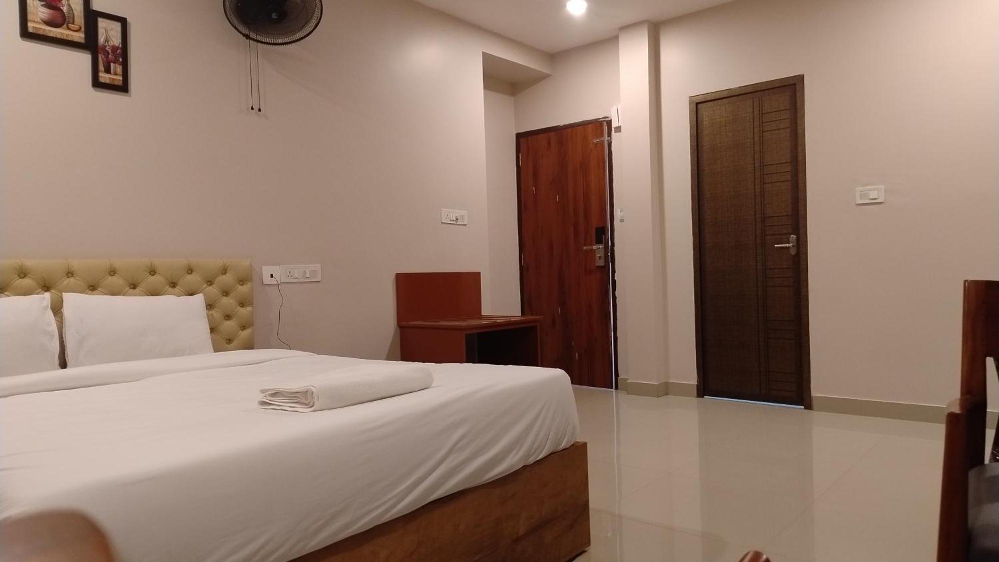 Gateway Airport Hotel Kannur Exterior photo